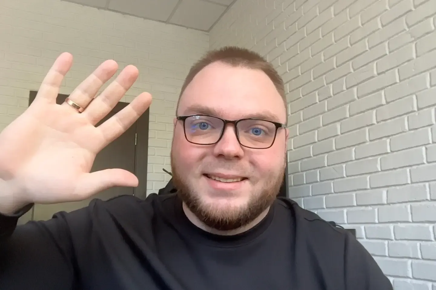 Ivan say-hi